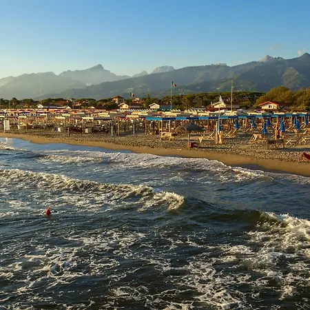 Casa Vittoria 800mt From Sea * Forte dei Marmi