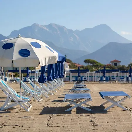 Casa Vittoria 800mt From Sea Apartment Forte dei Marmi