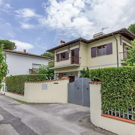 Casa Vittoria 800mt From Sea Forte dei Marmi